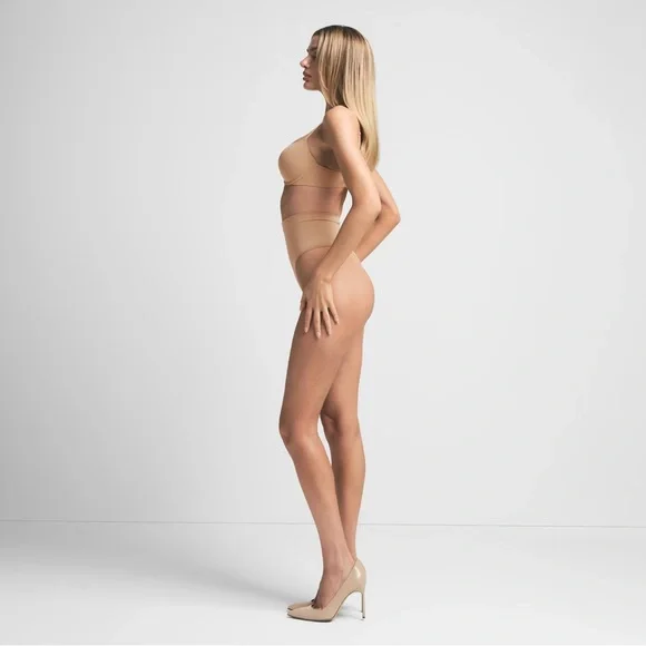 SKIMS Seamless Sculpt Mid Waist Thong - Picture 3 of 7